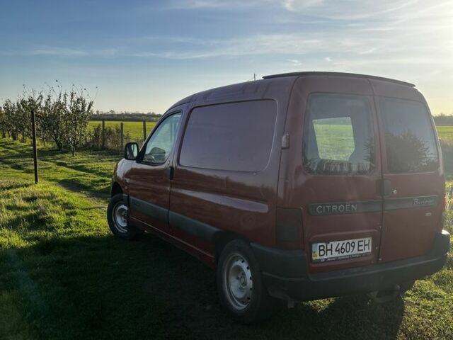 Красный Ситроен Берлинго, объемом двигателя 2 л и пробегом 200 тыс. км за 1500 $, фото 2 на Automoto.ua