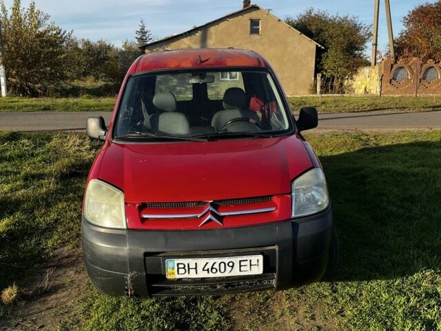 Красный Ситроен Берлинго, объемом двигателя 2 л и пробегом 200 тыс. км за 1500 $, фото 1 на Automoto.ua