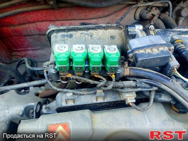 Красный Ситроен Берлинго, объемом двигателя 1.4 л и пробегом 487 тыс. км за 2300 $, фото 11 на Automoto.ua