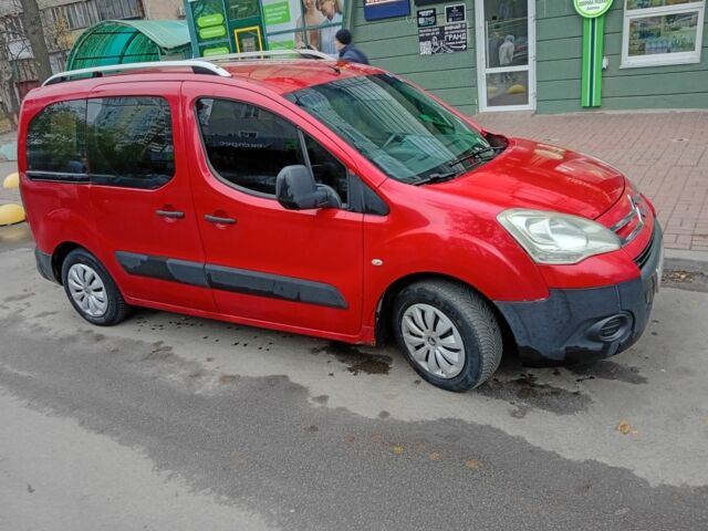 Красный Ситроен Берлинго, объемом двигателя 1.6 л и пробегом 250 тыс. км за 4500 $, фото 5 на Automoto.ua