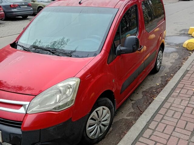 Красный Ситроен Берлинго, объемом двигателя 1.6 л и пробегом 250 тыс. км за 4500 $, фото 3 на Automoto.ua