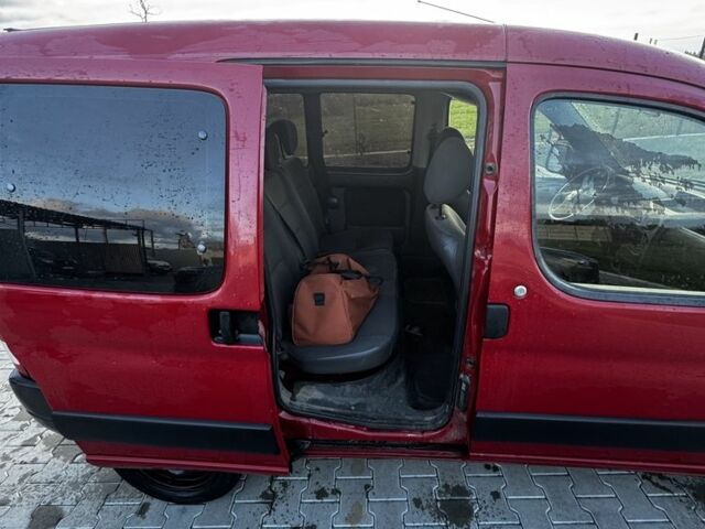 Красный Ситроен Берлинго, объемом двигателя 1.4 л и пробегом 360 тыс. км за 2550 $, фото 4 на Automoto.ua