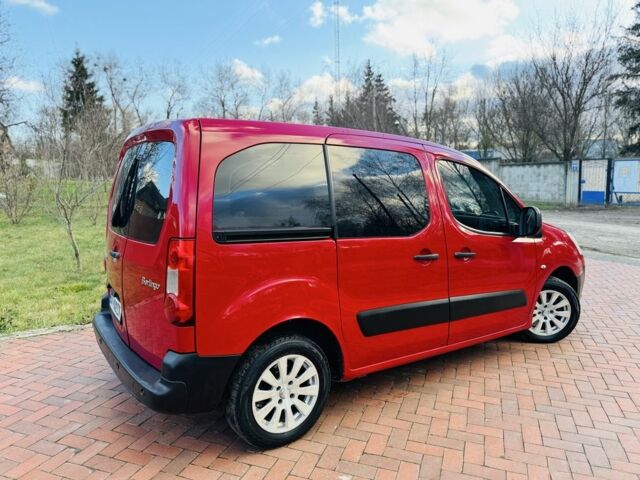 Красный Ситроен Берлинго, объемом двигателя 1.6 л и пробегом 87 тыс. км за 8300 $, фото 4 на Automoto.ua