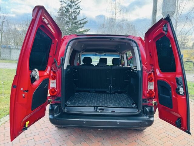 Красный Ситроен Берлинго, объемом двигателя 1.6 л и пробегом 87 тыс. км за 8300 $, фото 10 на Automoto.ua