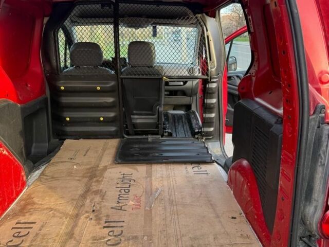 Червоний Сітроен Берлінго, об'ємом двигуна 1.6 л та пробігом 190 тис. км за 3200 $, фото 9 на Automoto.ua