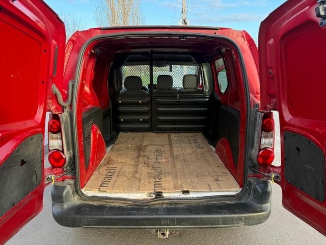 Червоний Сітроен Берлінго, об'ємом двигуна 1.6 л та пробігом 190 тис. км за 3200 $, фото 8 на Automoto.ua