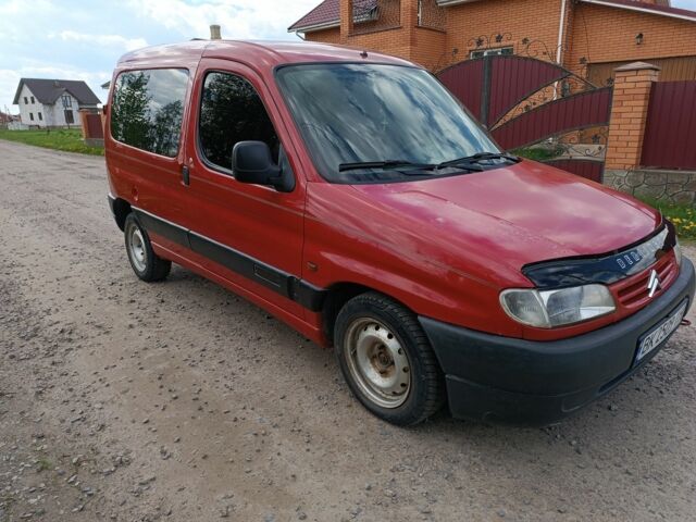 Красный Ситроен Берлинго, объемом двигателя 1.9 л и пробегом 350 тыс. км за 2400 $, фото 1 на Automoto.ua