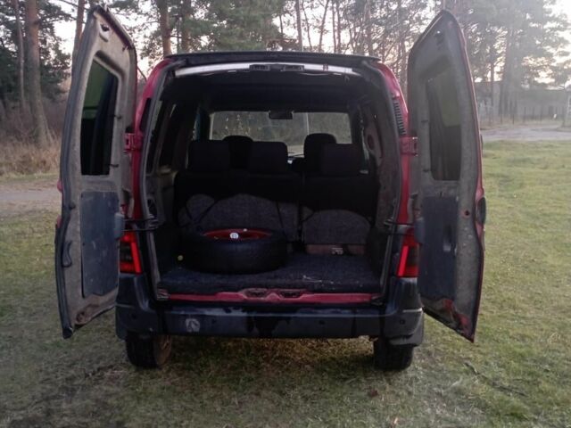 Красный Ситроен Берлинго, объемом двигателя 1.4 л и пробегом 400 тыс. км за 2000 $, фото 7 на Automoto.ua