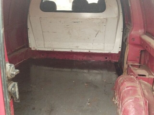 Красный Ситроен Берлинго, объемом двигателя 1.9 л и пробегом 315 тыс. км за 3000 $, фото 4 на Automoto.ua