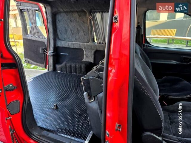 Красный Ситроен Берлинго, объемом двигателя 1.9 л и пробегом 300 тыс. км за 3550 $, фото 5 на Automoto.ua