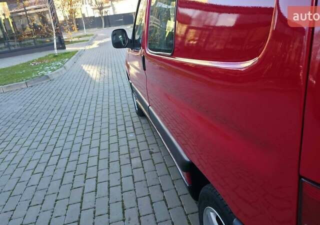 Красный Ситроен Берлинго, объемом двигателя 1.9 л и пробегом 300 тыс. км за 3550 $, фото 43 на Automoto.ua