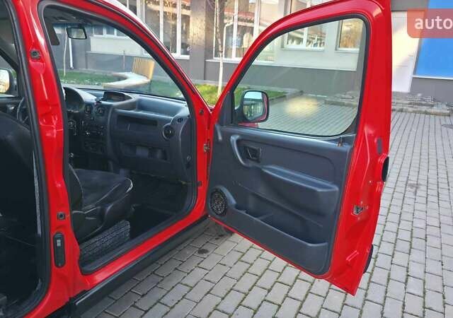 Красный Ситроен Берлинго, объемом двигателя 1.9 л и пробегом 300 тыс. км за 3550 $, фото 22 на Automoto.ua