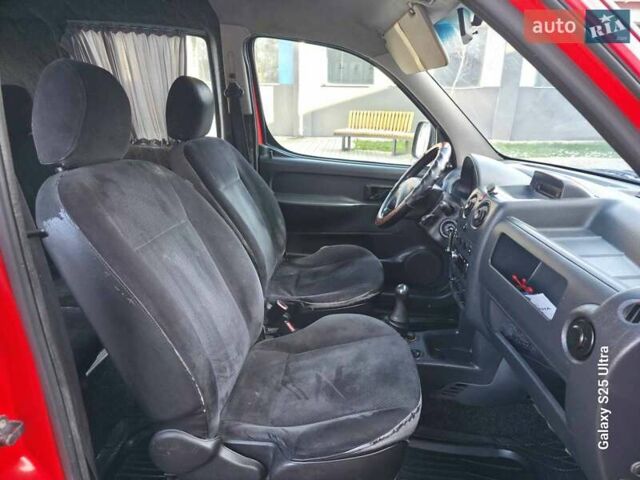 Красный Ситроен Берлинго, объемом двигателя 1.9 л и пробегом 300 тыс. км за 3550 $, фото 25 на Automoto.ua