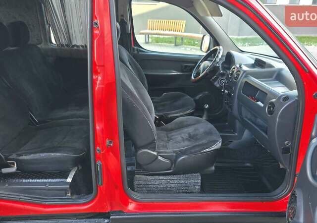 Красный Ситроен Берлинго, объемом двигателя 1.9 л и пробегом 300 тыс. км за 3550 $, фото 23 на Automoto.ua