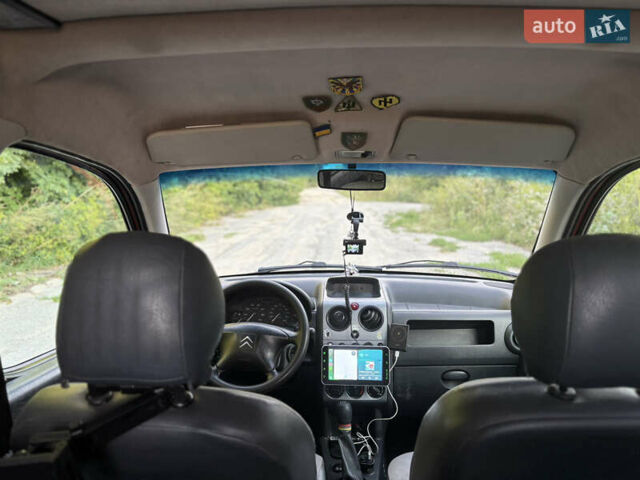 Червоний Сітроен Берлінго, об'ємом двигуна 1.6 л та пробігом 260 тис. км за 4000 $, фото 5 на Automoto.ua