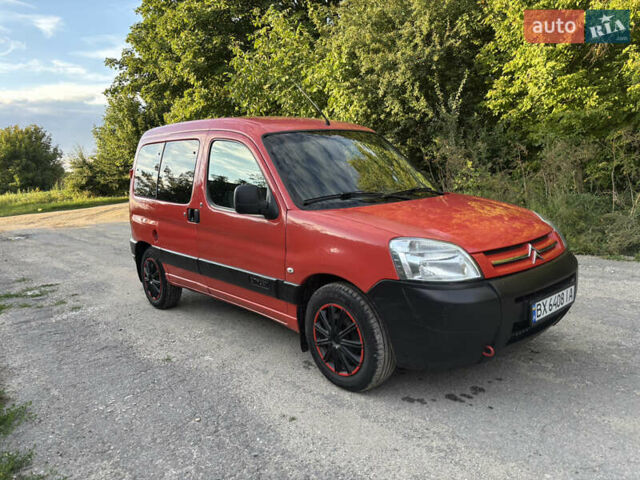 Червоний Сітроен Берлінго, об'ємом двигуна 1.6 л та пробігом 260 тис. км за 4000 $, фото 1 на Automoto.ua
