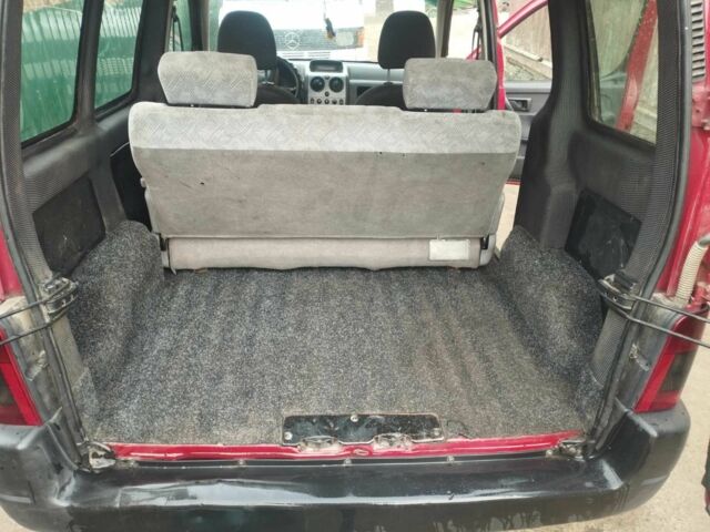 Красный Ситроен Берлинго, объемом двигателя 1.9 л и пробегом 500 тыс. км за 1600 $, фото 3 на Automoto.ua