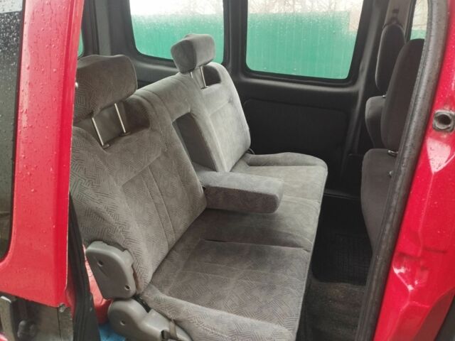 Красный Ситроен Берлинго, объемом двигателя 1.9 л и пробегом 500 тыс. км за 1600 $, фото 4 на Automoto.ua