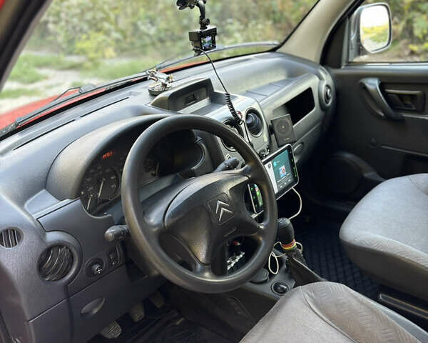 Червоний Сітроен Берлінго, об'ємом двигуна 1.6 л та пробігом 260 тис. км за 4000 $, фото 10 на Automoto.ua