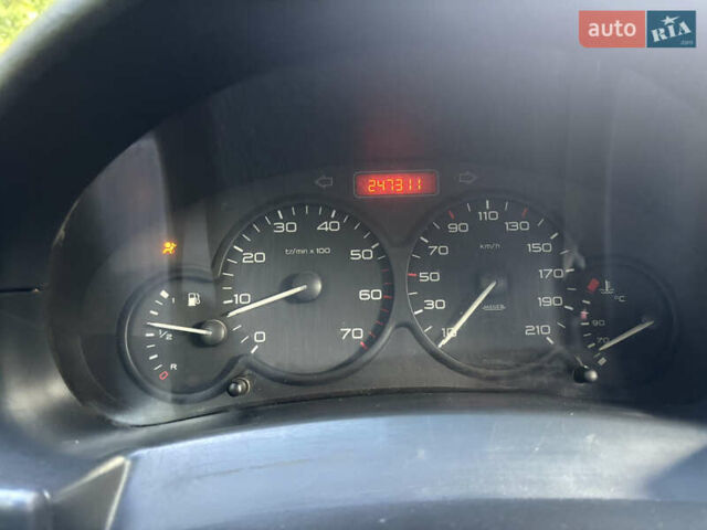 Червоний Сітроен Берлінго, об'ємом двигуна 1.6 л та пробігом 260 тис. км за 4000 $, фото 13 на Automoto.ua