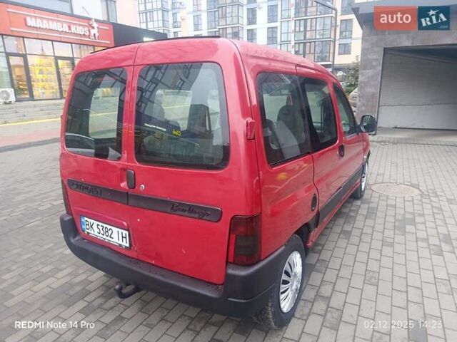 Красный Ситроен Берлинго, объемом двигателя 1.9 л и пробегом 300 тыс. км за 2650 $, фото 4 на Automoto.ua