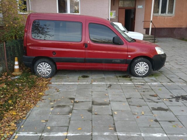 Красный Ситроен Берлинго, объемом двигателя 2 л и пробегом 330 тыс. км за 4000 $, фото 8 на Automoto.ua