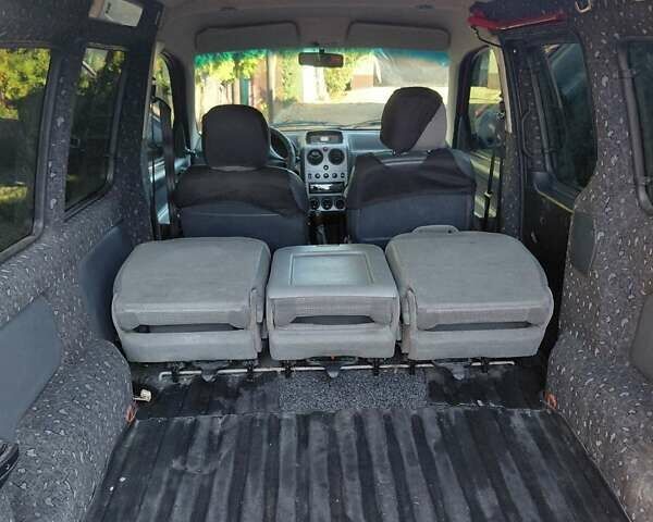 Красный Ситроен Берлинго, объемом двигателя 1.56 л и пробегом 300 тыс. км за 3800 $, фото 8 на Automoto.ua