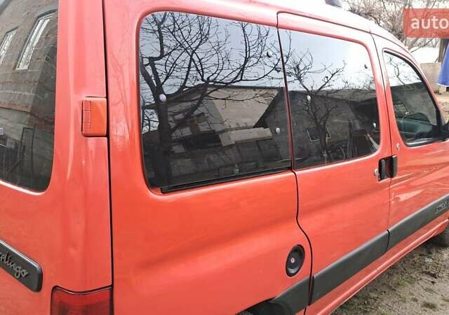 Красный Ситроен Берлинго, объемом двигателя 1.6 л и пробегом 300 тыс. км за 3300 $, фото 7 на Automoto.ua