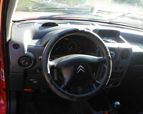 Красный Ситроен Берлинго, объемом двигателя 1.56 л и пробегом 300 тыс. км за 3800 $, фото 3 на Automoto.ua