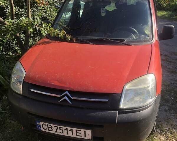 Красный Ситроен Берлинго, объемом двигателя 1.6 л и пробегом 310 тыс. км за 3500 $, фото 7 на Automoto.ua