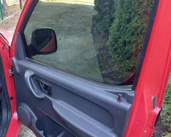 Красный Ситроен Берлинго, объемом двигателя 1.56 л и пробегом 300 тыс. км за 3800 $, фото 10 на Automoto.ua