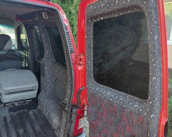 Красный Ситроен Берлинго, объемом двигателя 1.56 л и пробегом 300 тыс. км за 3800 $, фото 6 на Automoto.ua