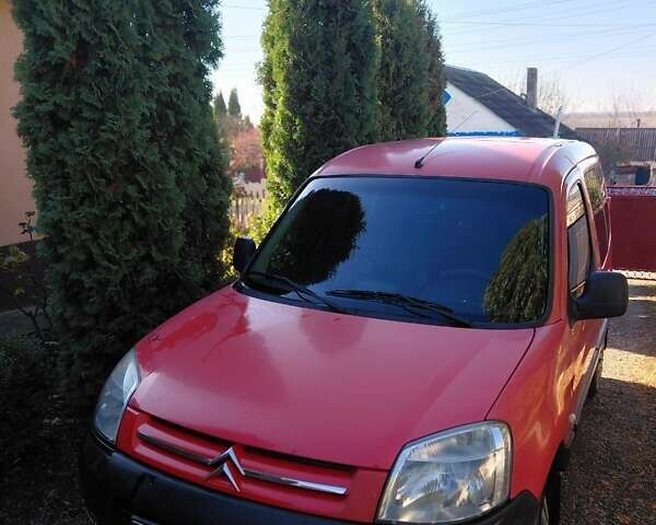 Красный Ситроен Берлинго, объемом двигателя 1.56 л и пробегом 300 тыс. км за 3800 $, фото 19 на Automoto.ua