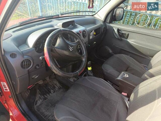 Красный Ситроен Берлинго, объемом двигателя 1.6 л и пробегом 256 тыс. км за 3200 $, фото 5 на Automoto.ua