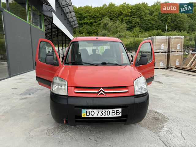 Красный Ситроен Берлинго, объемом двигателя 1.6 л и пробегом 275 тыс. км за 3850 $, фото 24 на Automoto.ua