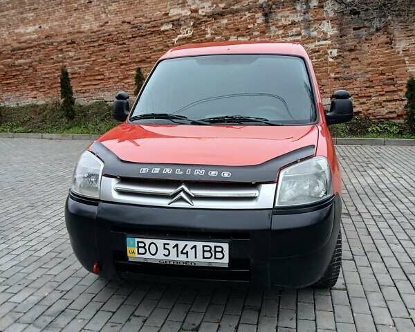 Красный Ситроен Берлинго, объемом двигателя 1.6 л и пробегом 220 тыс. км за 3450 $, фото 2 на Automoto.ua