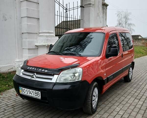 Красный Ситроен Берлинго, объемом двигателя 1.6 л и пробегом 220 тыс. км за 3450 $, фото 12 на Automoto.ua