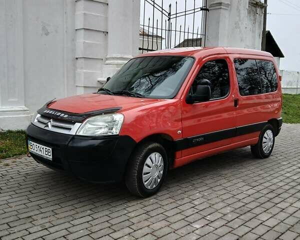 Красный Ситроен Берлинго, объемом двигателя 1.6 л и пробегом 220 тыс. км за 3450 $, фото 16 на Automoto.ua