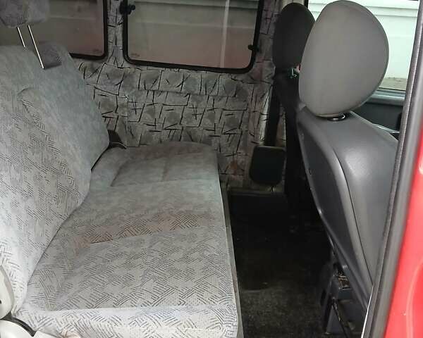 Красный Ситроен Берлинго, объемом двигателя 1.6 л и пробегом 220 тыс. км за 3450 $, фото 11 на Automoto.ua