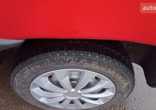 Красный Ситроен Берлинго, объемом двигателя 1.6 л и пробегом 204 тыс. км за 3850 $, фото 71 на Automoto.ua