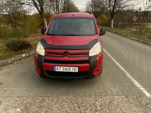Красный Ситроен Берлинго, объемом двигателя 1.6 л и пробегом 255 тыс. км за 6000 $, фото 3 на Automoto.ua
