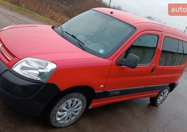 Красный Ситроен Берлинго, объемом двигателя 1.6 л и пробегом 204 тыс. км за 3850 $, фото 29 на Automoto.ua