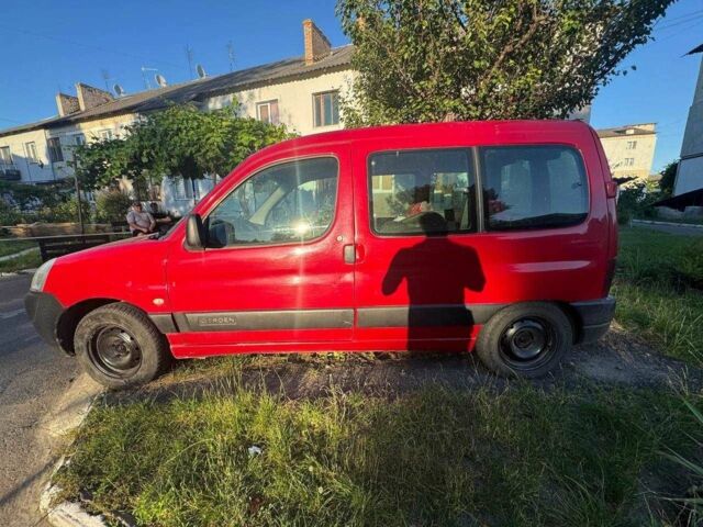 Красный Ситроен Берлинго, объемом двигателя 1.9 л и пробегом 294 тыс. км за 3200 $, фото 1 на Automoto.ua