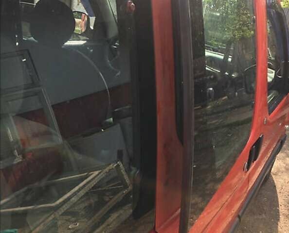 Червоний Сітроен Берлінго, об'ємом двигуна 1.56 л та пробігом 286 тис. км за 3200 $, фото 10 на Automoto.ua