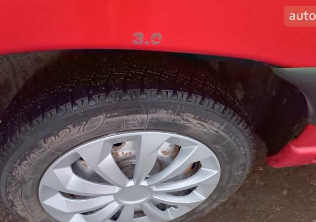 Красный Ситроен Берлинго, объемом двигателя 1.6 л и пробегом 204 тыс. км за 3850 $, фото 65 на Automoto.ua