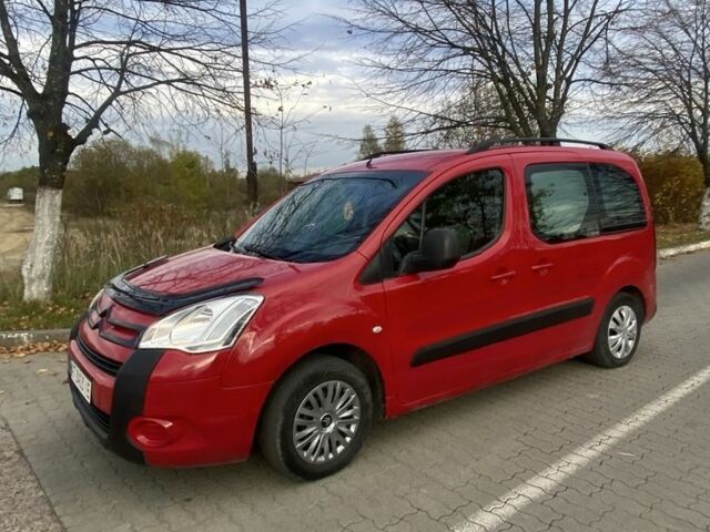 Красный Ситроен Берлинго, объемом двигателя 1.6 л и пробегом 255 тыс. км за 6000 $, фото 4 на Automoto.ua