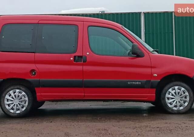 Красный Ситроен Берлинго, объемом двигателя 1.6 л и пробегом 204 тыс. км за 3850 $, фото 21 на Automoto.ua