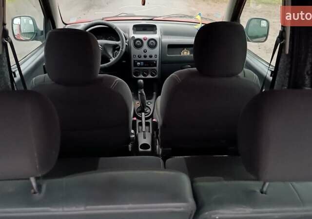 Красный Ситроен Берлинго, объемом двигателя 1.6 л и пробегом 204 тыс. км за 3850 $, фото 54 на Automoto.ua