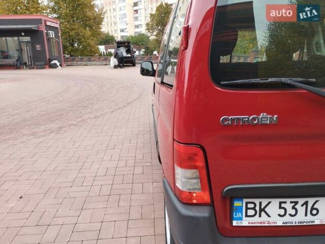 Красный Ситроен Берлинго, объемом двигателя 1.56 л и пробегом 301 тыс. км за 5250 $, фото 9 на Automoto.ua