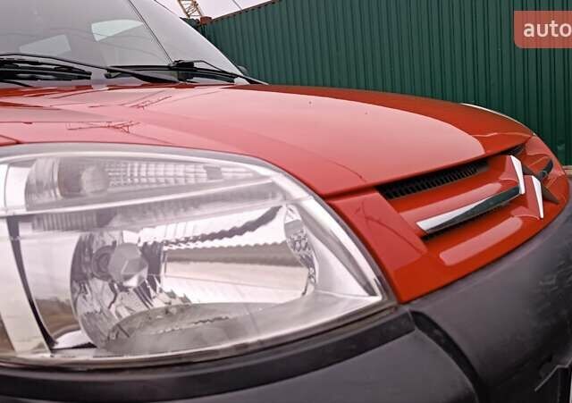 Красный Ситроен Берлинго, объемом двигателя 1.6 л и пробегом 204 тыс. км за 3850 $, фото 38 на Automoto.ua